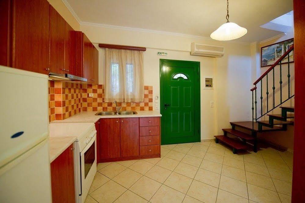 Oasis Exclusive Aparthotel Parga Exterior photo